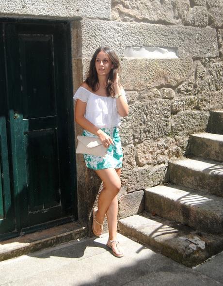 Off the shoulder Off the shoulder