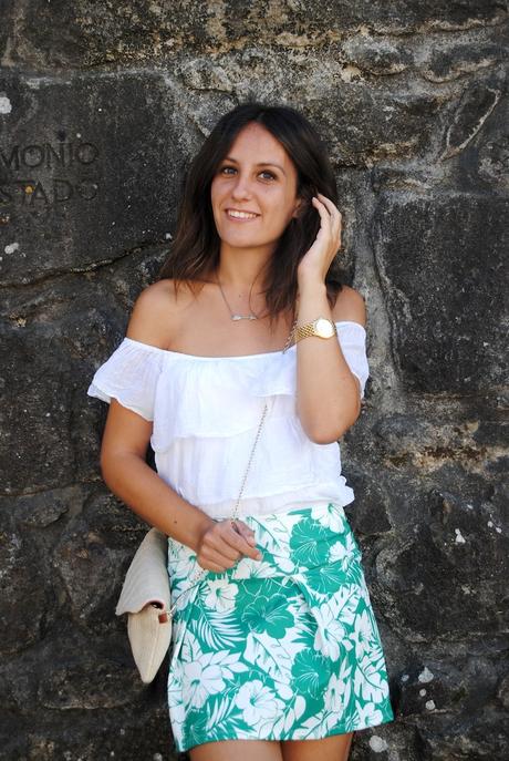 Off the shoulder Off the shoulder