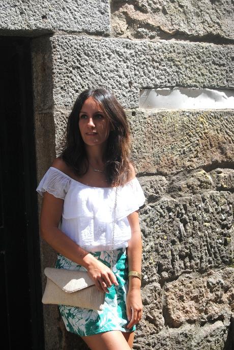 Off the shoulder Off the shoulder