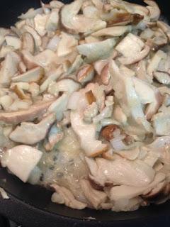 TAGLIATELLE CON SALSA DE CEPS Y NUECES TAGLIATELLE CON SALSA DE CEPS Y NUECES