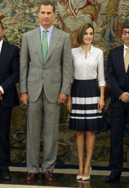 Dña. Letizia vuelve al trabajo como si fuera al colegio