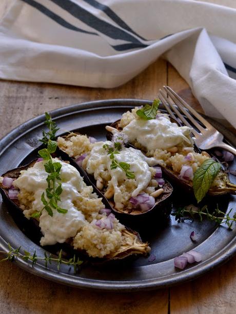 BERENJENAS ASADAS CON TZATZIKI Y BULGUR BERENJENAS ASADAS CON TZATZIKI Y BULGUR