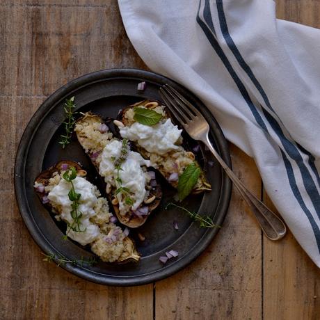 BERENJENAS ASADAS CON TZATZIKI Y BULGUR BERENJENAS ASADAS CON TZATZIKI Y BULGUR