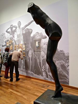 Aventuras y desventuras de una visita al Centro Cultural Kirchner. Aventuras y desventuras de una visita al Centro Cultural Kirchner.