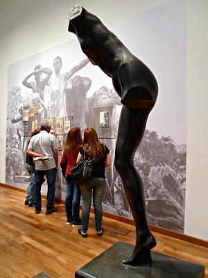 Aventuras y desventuras de una visita al Centro Cultural Kirchner. Aventuras y desventuras de una visita al Centro Cultural Kirchner.