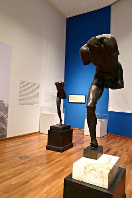 Aventuras y desventuras de una visita al Centro Cultural Kirchner. Aventuras y desventuras de una visita al Centro Cultural Kirchner.