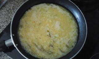 TORTILLA DE PATATA CON CALABACÍN Y PIMIENTO VERDE TORTILLA DE PATATA CON CALABACÍN Y PIMIENTO VERDE