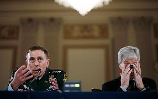 David Petraeus: EE.UU. debería usar a miembros de Al-Qaeda para luchar contra ISIS David Petraeus: EE.UU. debería usar a miembros de Al-Qaeda para luchar contra ISIS