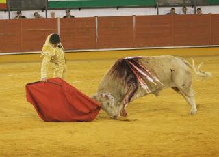 DOBLE SALIDA A HOMBROS GRACIAS A LAS ESPADAS