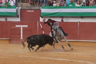 DOBLE SALIDA A HOMBROS GRACIAS A LAS ESPADAS