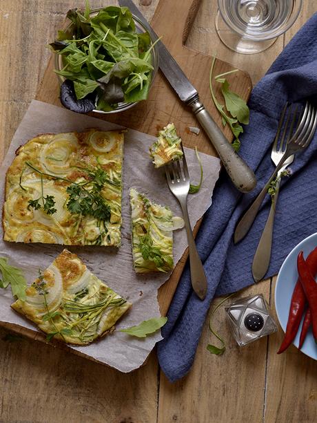 FRITTATA DE CALABACÍN, CEBOLLA Y QUESO FETA FRITTATA DE CALABACÍN, CEBOLLA Y QUESO FETA