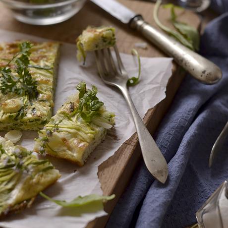 FRITTATA DE CALABACÍN, CEBOLLA Y QUESO FETA FRITTATA DE CALABACÍN, CEBOLLA Y QUESO FETA