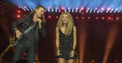 Shakira deslumbra en el escenario con Maná