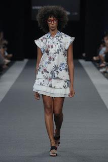 Yono Taola presenta su nueva colección en MFShow Women SS16 Yono Taola presenta su nueva colección en MFShow Women SS16