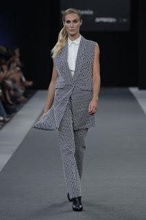 Yono Taola presenta su nueva colección en MFShow Women SS16 Yono Taola presenta su nueva colección en MFShow Women SS16