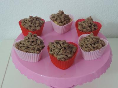 CUPCAKES DE VAINILLA Y TRUFA....ESPECIALES!!! ( BY DANIELA)