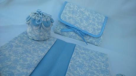 Colección: Mis noches en vela- Porta toallitas-pañales Colección: Mis noches en vela- Porta toallitas-pañales