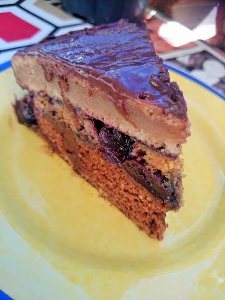 Tarta vegana con relleno de cerezas negras y rellenos de fruta de Princes Tarta vegana con relleno de cerezas negras y rellenos de fruta de Princes