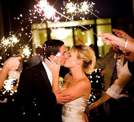 Pon bengalas en tu boda y que brille el amor