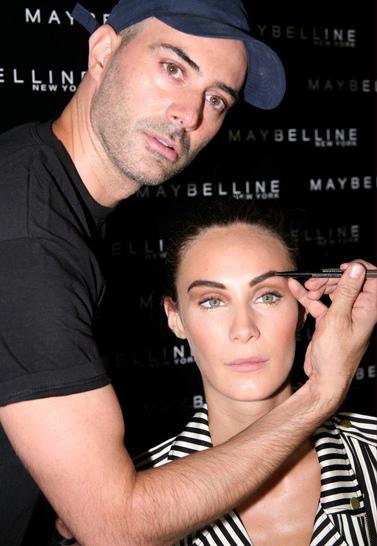 Maybelline NY Maquillador de los Desfiles de la Segunda Jornada de Madrid Fashion Show Maybelline NY Maquillador de los Desfiles de la Segunda Jornada de Madrid Fashion Show