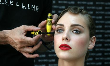 Maybelline NY Maquillador de los Desfiles de la Segunda Jornada de Madrid Fashion Show Maybelline NY Maquillador de los Desfiles de la Segunda Jornada de Madrid Fashion Show