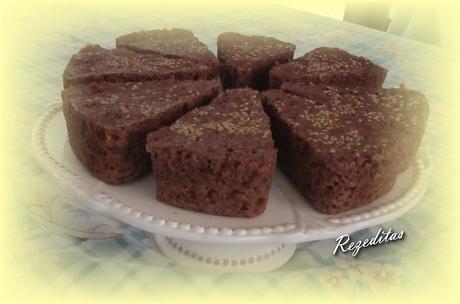 BIZCOCHO DE CHOCOLATE Y AVELLANA BIZCOCHO DE CHOCOLATE Y AVELLANA