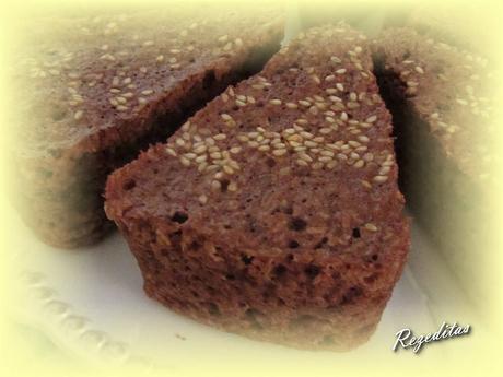 BIZCOCHO DE CHOCOLATE Y AVELLANA BIZCOCHO DE CHOCOLATE Y AVELLANA