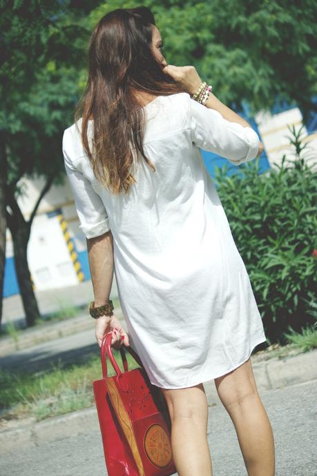 Vestido blanco con botines Vestido blanco con botines