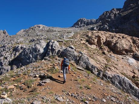 El Prau, los Fontanes y Peña Ubiña en ruta circular desde Torrebarrio