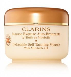 trucos para mantener el bronceado mousse autobronceadora Clarins