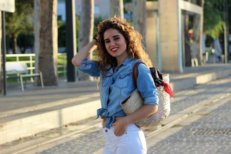 Camisa vaquera anudada Camisa vaquera anudada