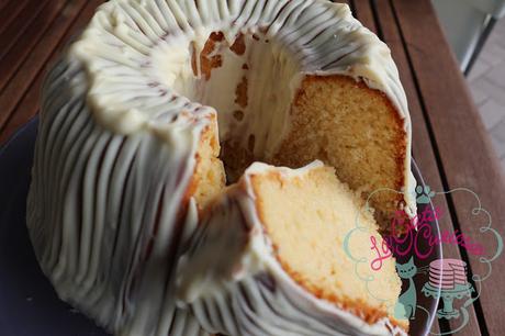 BUNDT CAKE DE LECHE CONDENSADA Y CHOCOLATE BLANCO BUNDT CAKE DE LECHE CONDENSADA Y CHOCOLATE BLANCO
