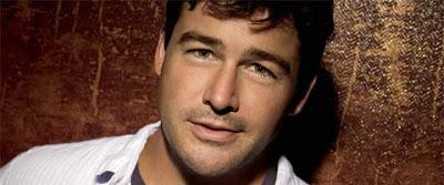 El aún bello, Kyle Chandler , cumple 50 años