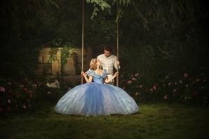 lily_james_y_richard_madden_en_la_pelicula