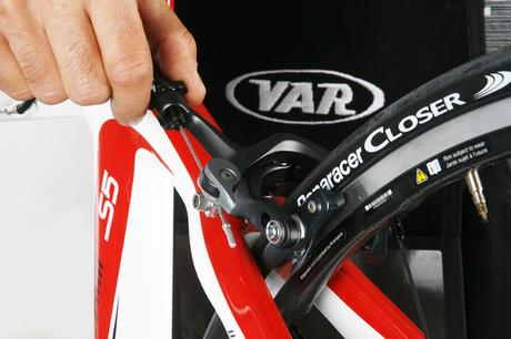 Cambio de zapatas y ajuste de los frenos Cambio de zapatas y ajuste de los frenos