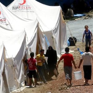 Apple ayuda a los refugiados recogiendo donativos refugiados
