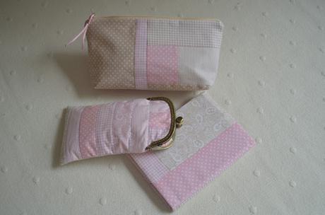 Bolsita, libreta y funda de gafas a juego. Bolsita, libreta y funda de gafas a juego.