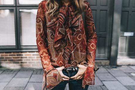 Levis-Life_in_Levis-Flare_Jeans-Collage_Vintage-London-Street_Style-Paisley_Blouse-Big_Bow-700_Series_Levis-54