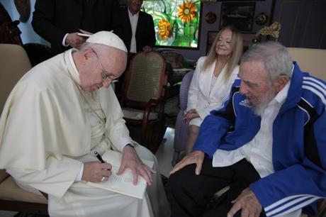 Fidel a la iglesia: ¿del odio al amor?