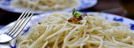 Espaguetis “aglio e olio”. La salsa clásica de aceite y ajo “express”. (#ColorYSabor) spaghetti-aglio-e-olio-