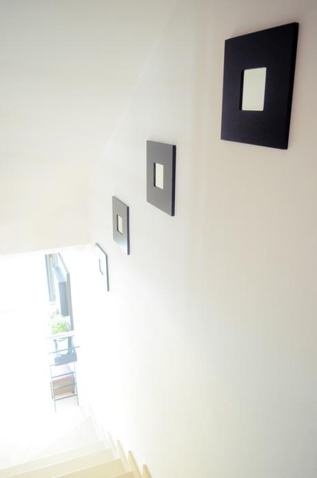 Decorar una escalera con espejos Decorar una escalera con espejos (1)