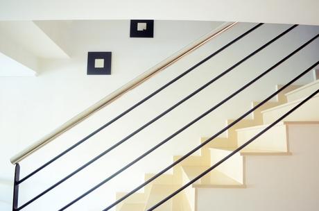 Decorar una escalera con espejos Decorar una escalera con espejos (3)