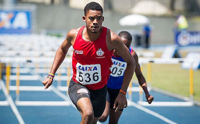 Oliveira y Coelho, entre las figuras en Sao Bernardo Oliveira y Coelho, entre las figuras en Sao Bernardo