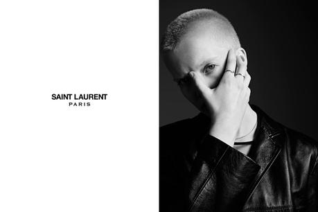 Ruth Bell crea tendencia en la nueva campaña de Saint Laurent Ruth Bell crea tendencia en la nueva campaña de Saint Laurent