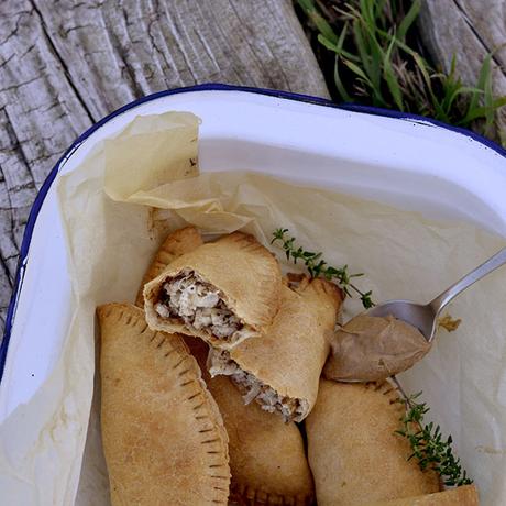 EMPANADILLAS DE POLLO Y MOSTAZA EMPANADILLAS DE POLLO Y MOSTAZA