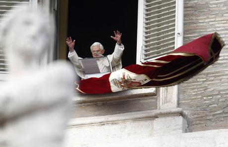 El Papa contra el viento.