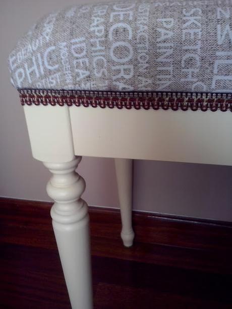 ♥ ♥ ♥ ESCABEL TAPIZADO LINEAS ACTUALES ♥ ♥ ♥ ESCABEL TAPIZADO LINEAS ACTUALES