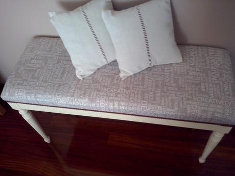 ♥ ♥ ♥ ESCABEL TAPIZADO LINEAS ACTUALES ♥ ♥ ♥ ESCABEL TAPIZADO LINEAS ACTUALES