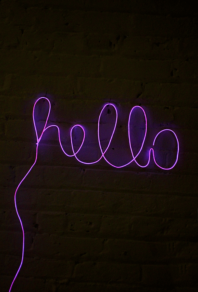 DIY: Letrero con luces de neón para sorprender a tus invitados DIY: Letrero con luces de neón para sorprender a tus invitados