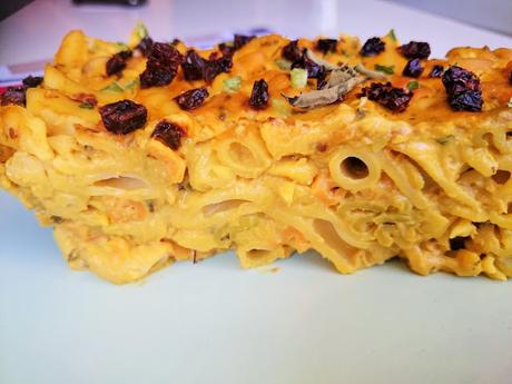 Pastel vegano de macarrones con queso